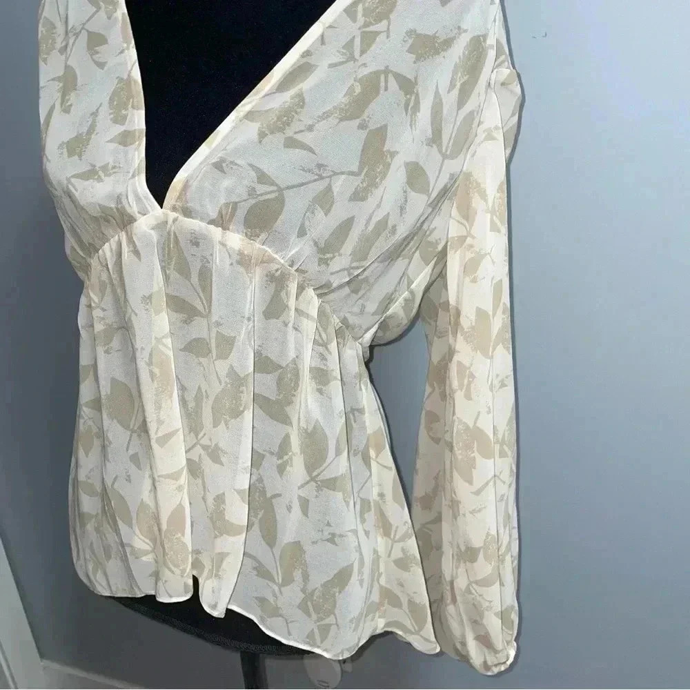 Cabi  Couplet Blouse - Picture 2 of 8